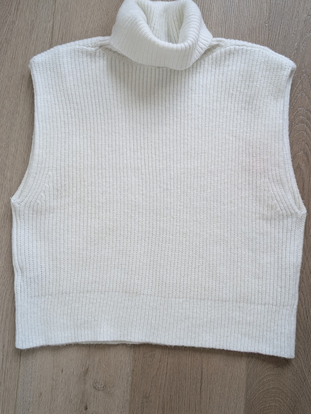 Simons Ivory Sleeveless Turtleneck Sweater Vest